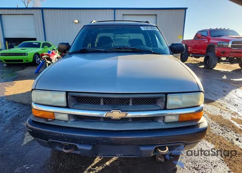 2003 Chevrolet S Truck S10 z USA, uszkodzony, nr VIN 1GCDT13X13K132555